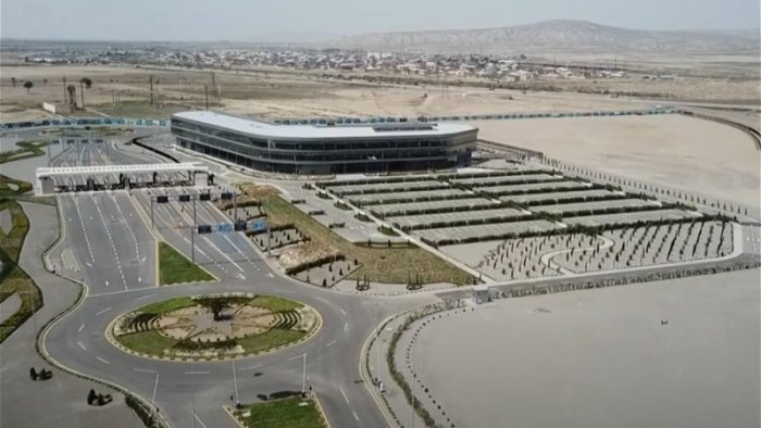 Ağıllı şap (özüyayılan döşəmə altlığı)
